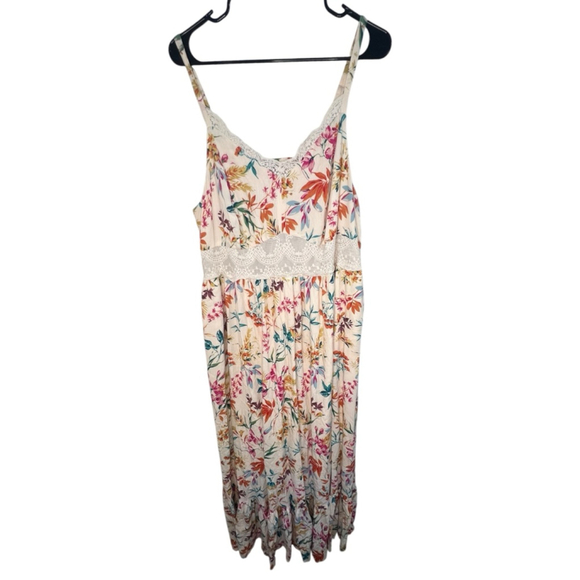 torrid Dresses & Skirts - Torrid Floral Pattern Maxi Spaghetti Strap Dress With Crochet Waist